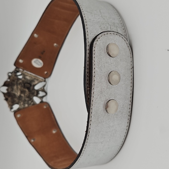 Silver Women\'s Leather Button Belt with Ornate Design 32\